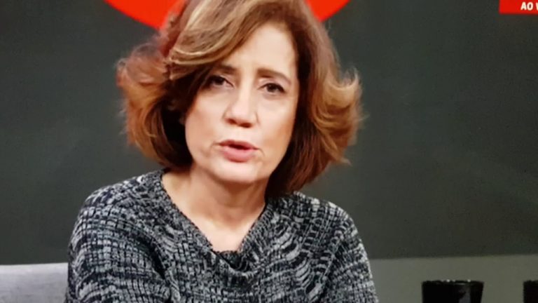 Vexame: Globo se desculpa com Bolsonaro e Veja demite 570
